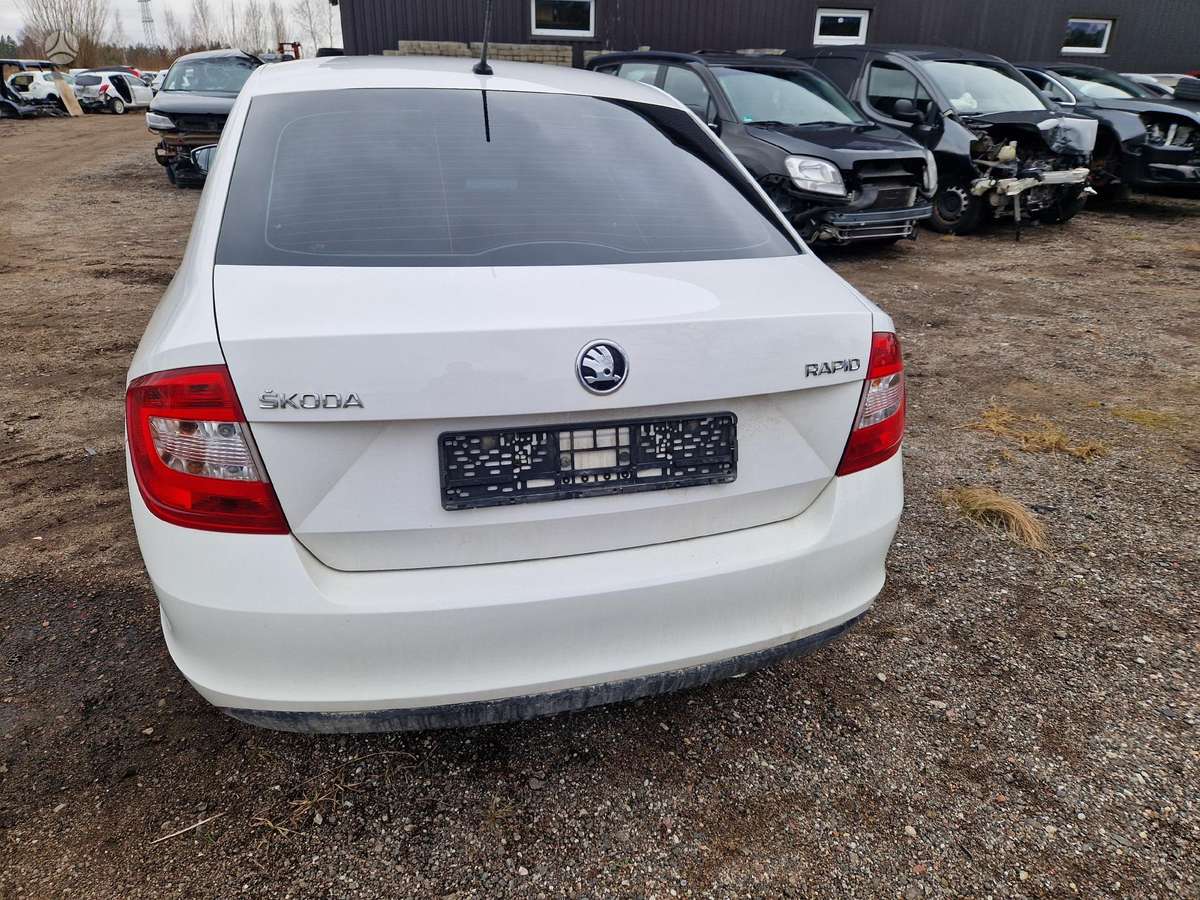 Skoda Rapid по частям
