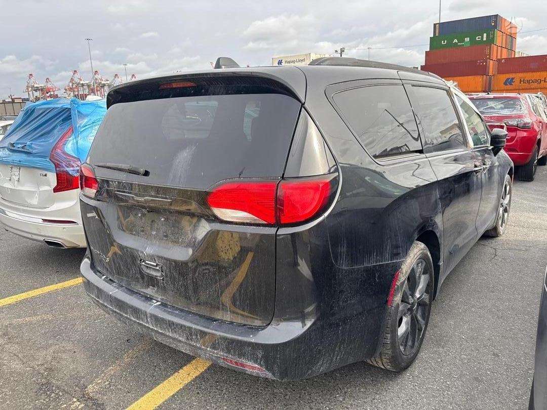 Chrysler Pacifica