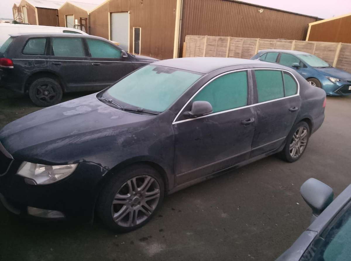 Skoda Superb Cffb variklio kodas pbf dėžės kodas