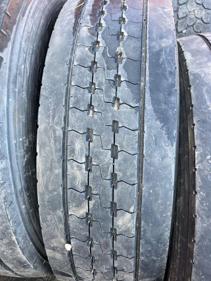 Dunlop, universalios 295/80 R22,5