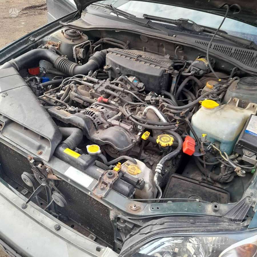 Subaru Outback dalimis
