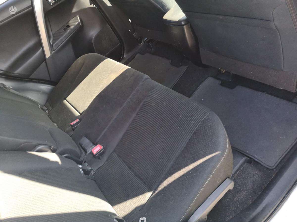 Toyota RAV4 dalimis