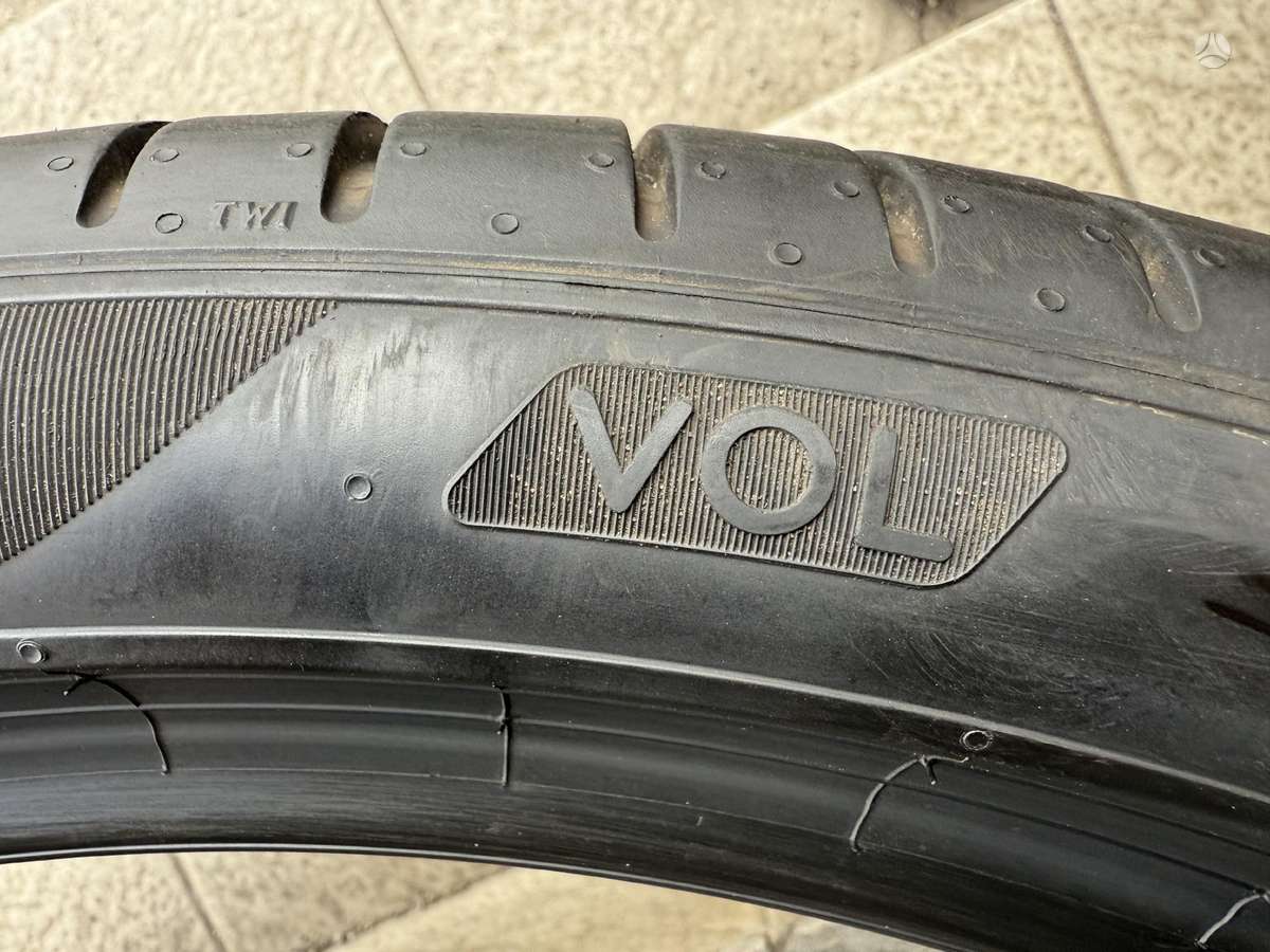 Pirelli Pzero/2023m/VOL, летние 275/35 R22