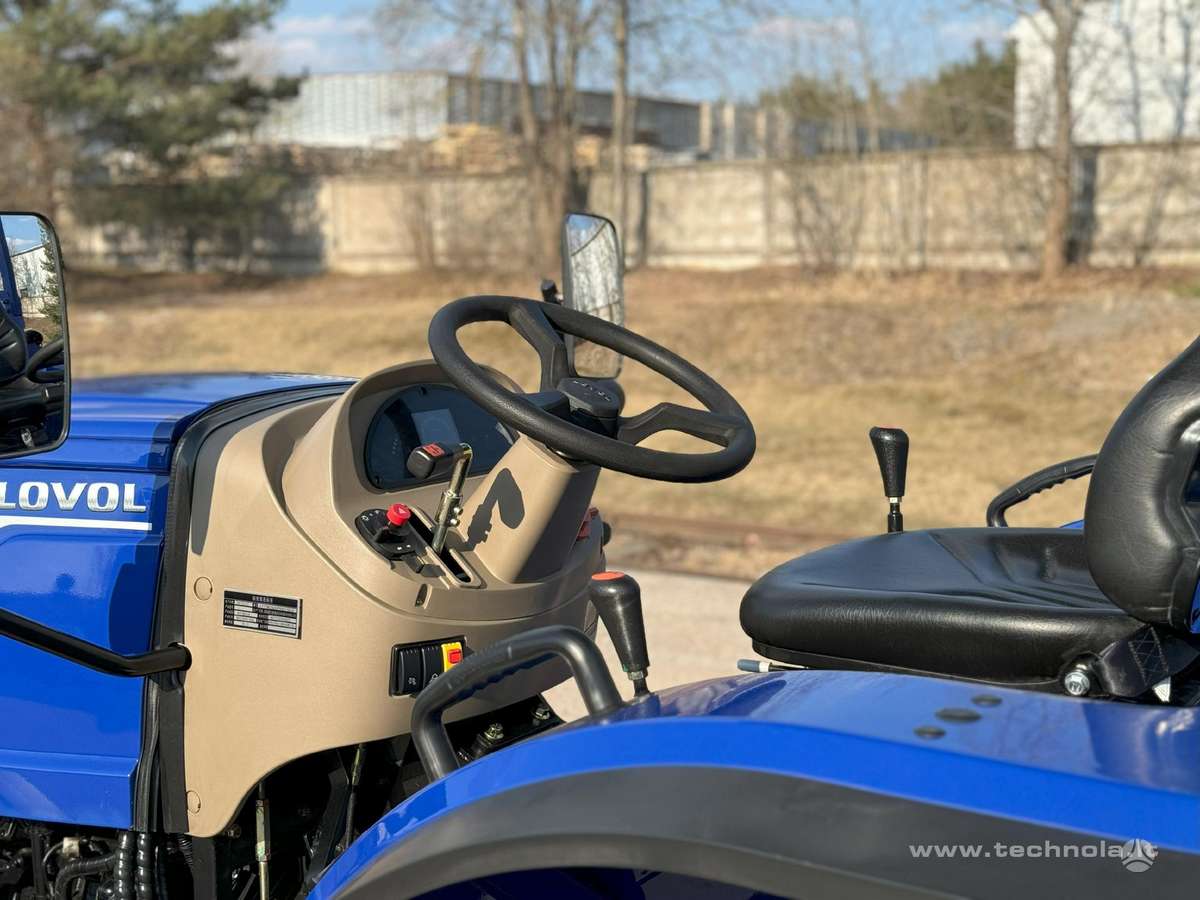 LOVOL M404, tractors