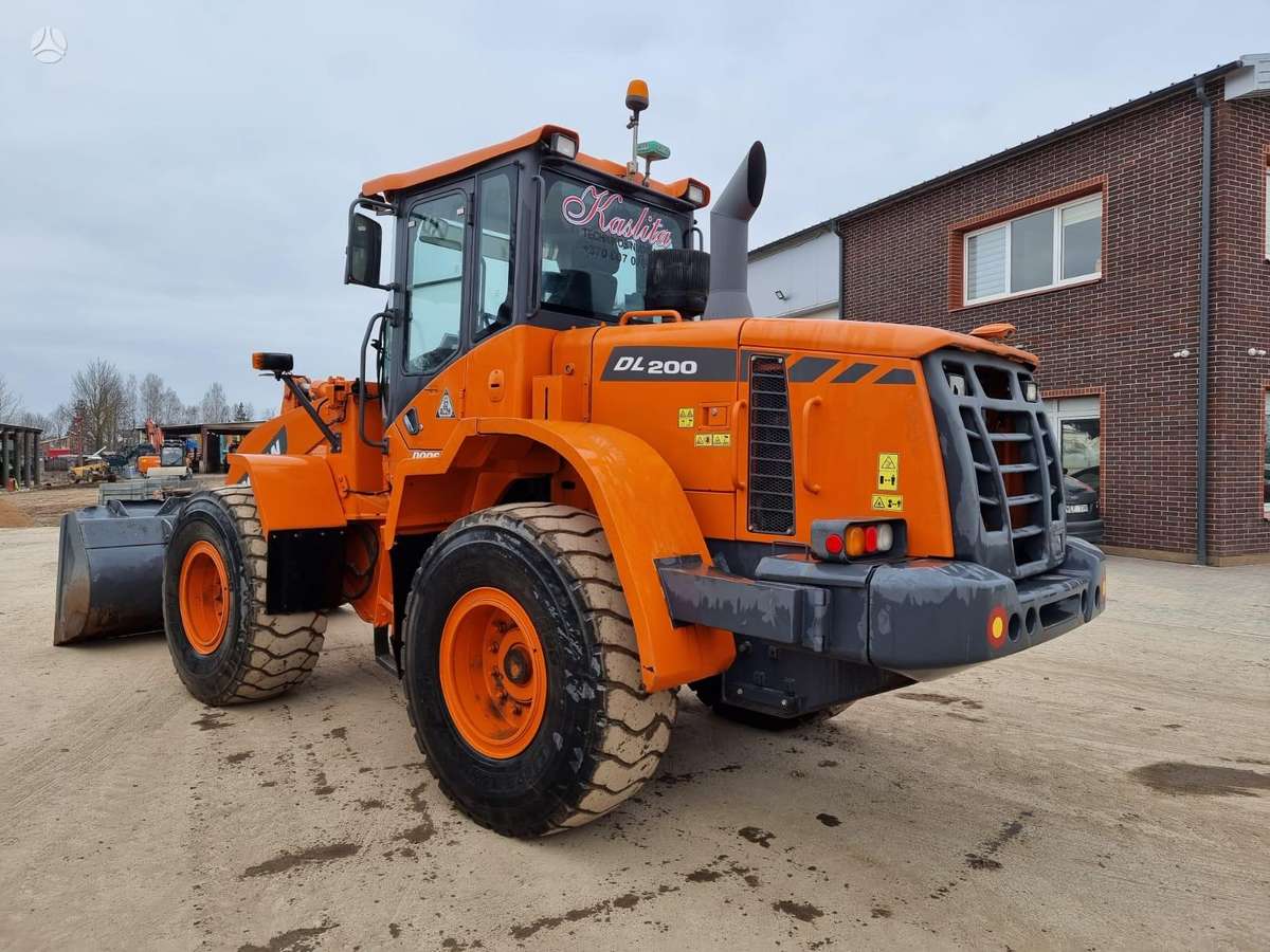 Doosan DL200-3, frontaliniai krautuvai