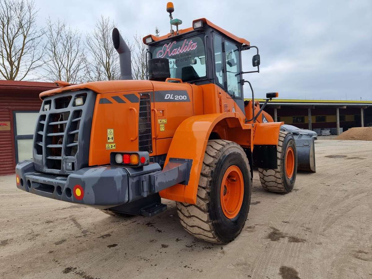 Doosan DL200-3, frontaliniai krautuvai