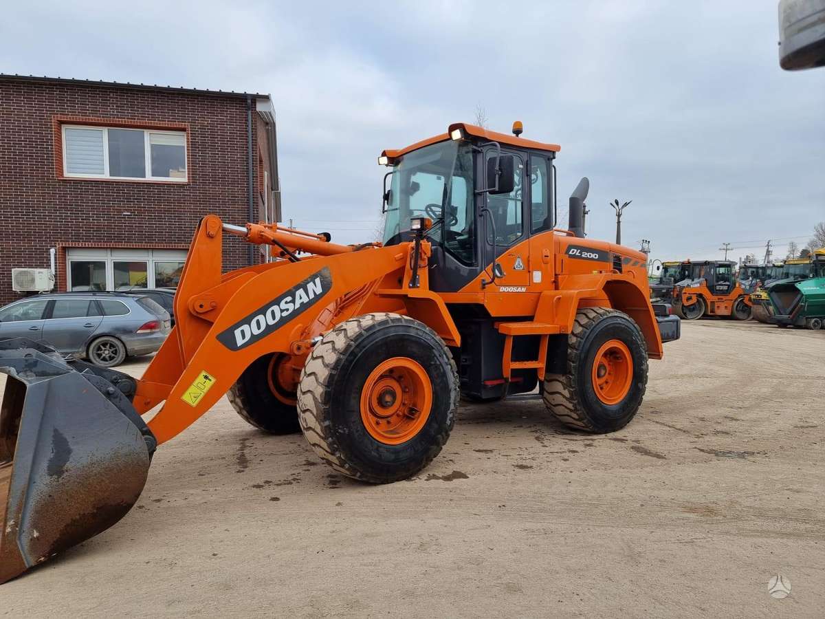 Doosan DL200-3, frontaliniai krautuvai