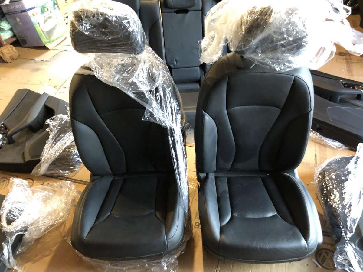 Audi Q8 salono detalės