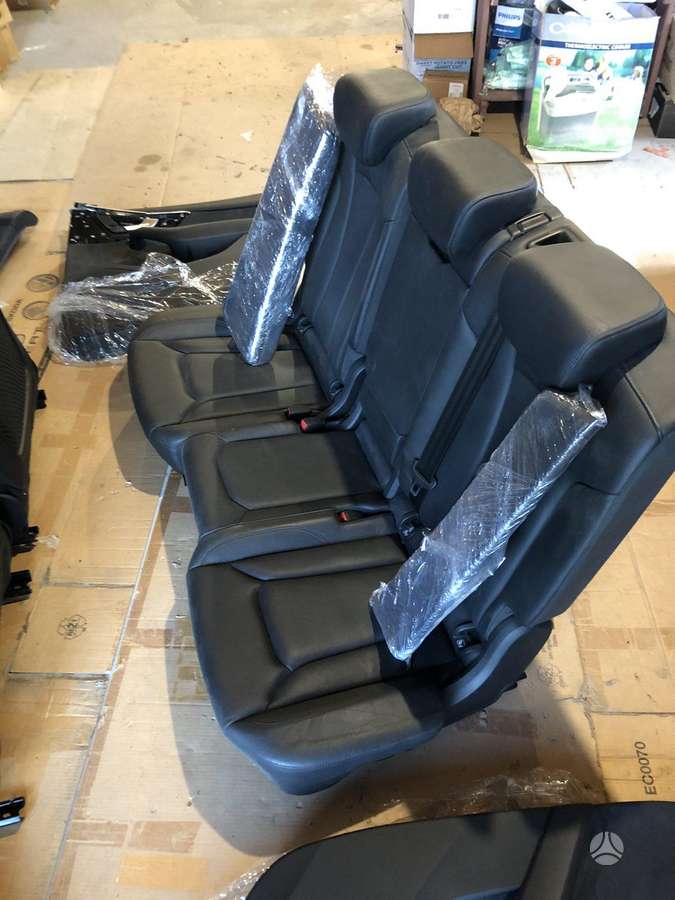 Audi Q8 salono detalės