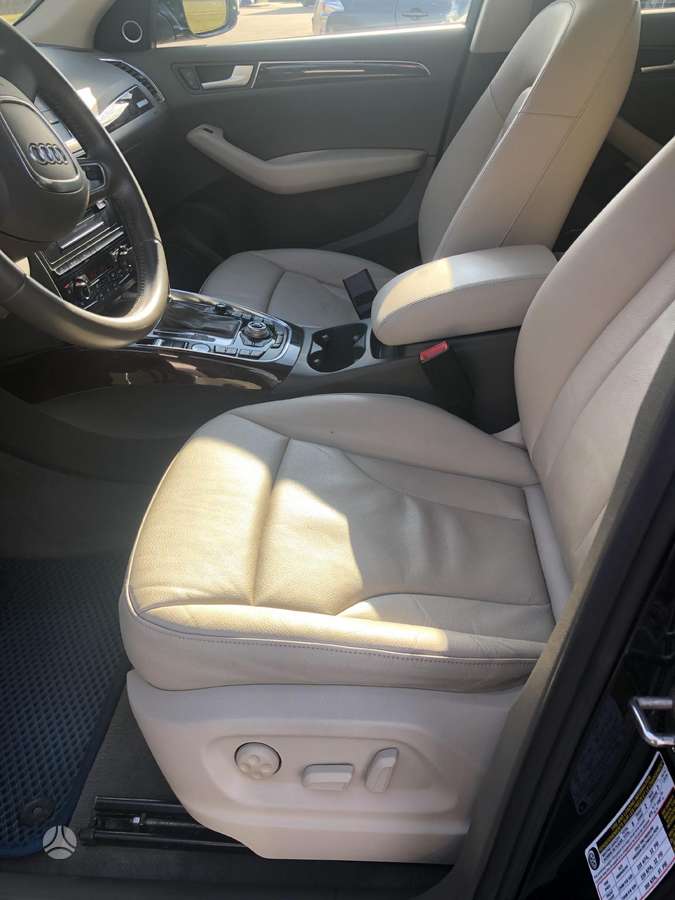 Audi Q5, 2.0 l., off-road / crossover