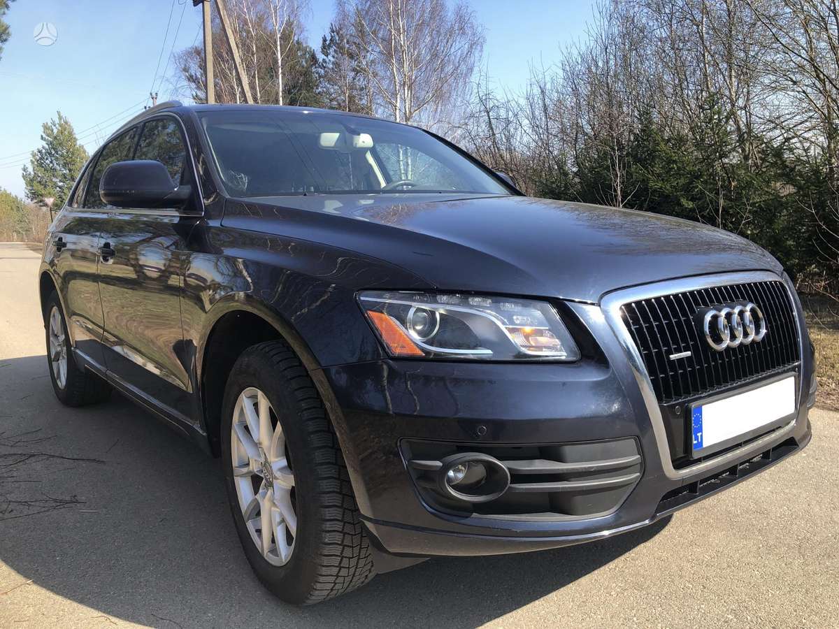 Audi Q5, 2.0 l., off-road / crossover