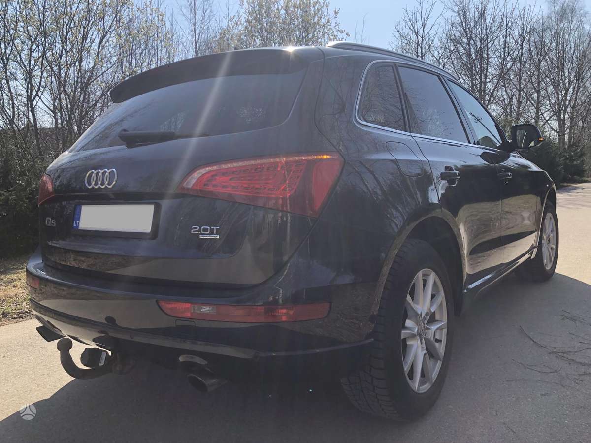 Audi Q5, 2.0 l., off-road / crossover