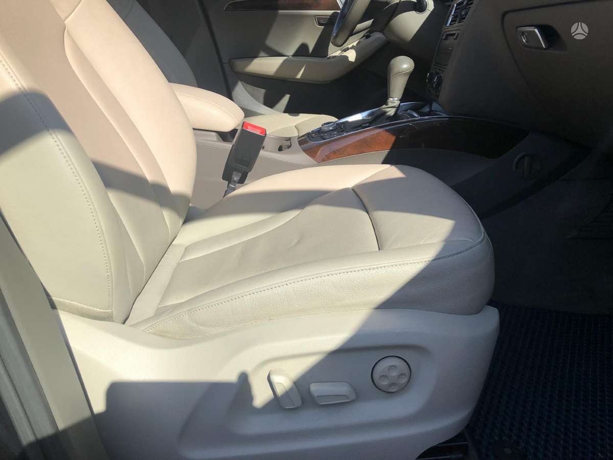 Audi Q5, 2.0 l., off-road / crossover
