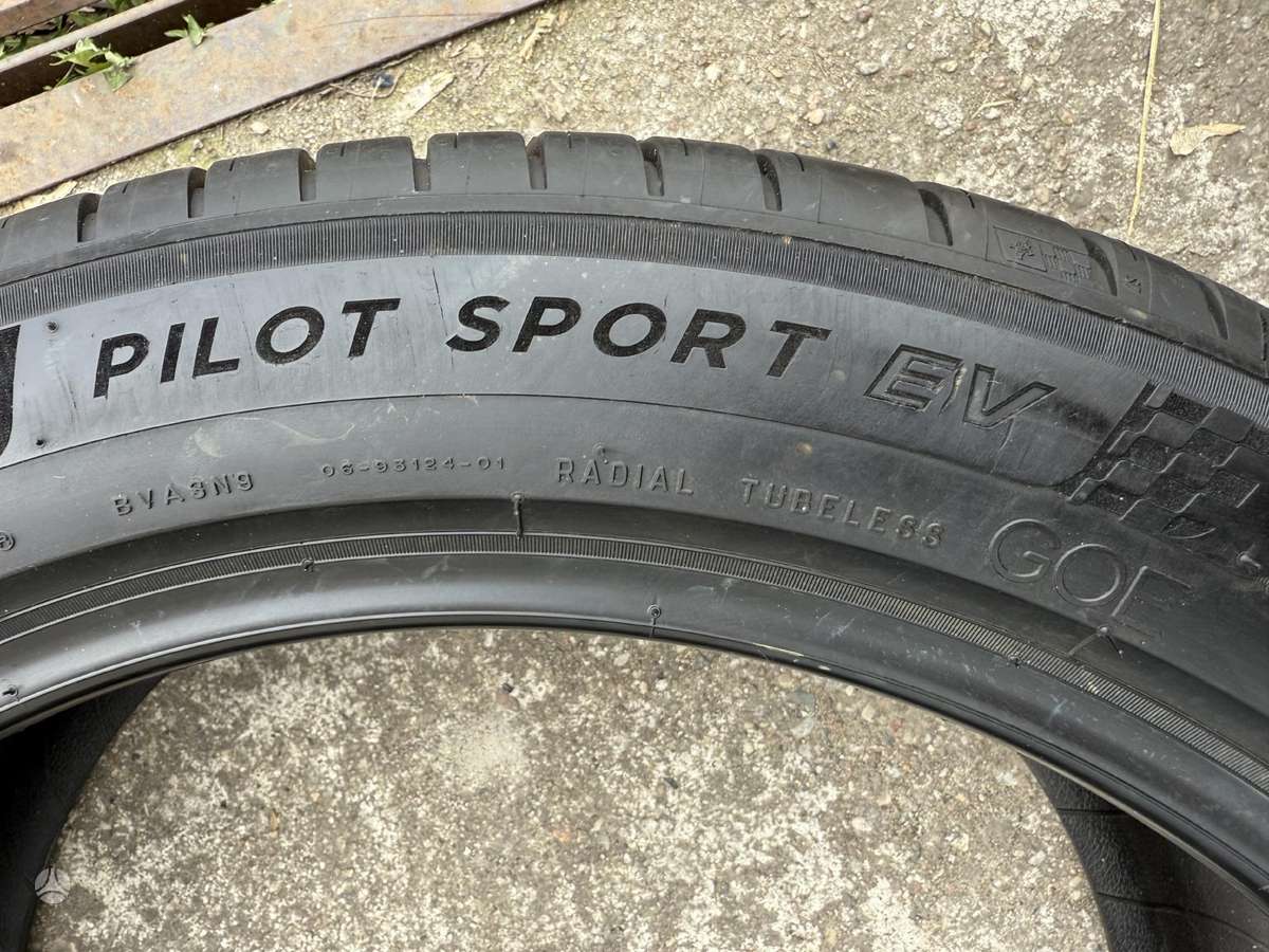 Michelin Pilot sport ev, summer 255/45 R20