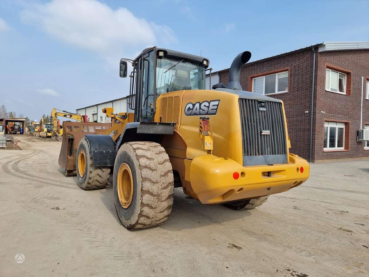 Case 821 XR, фронтальные погрузчики
