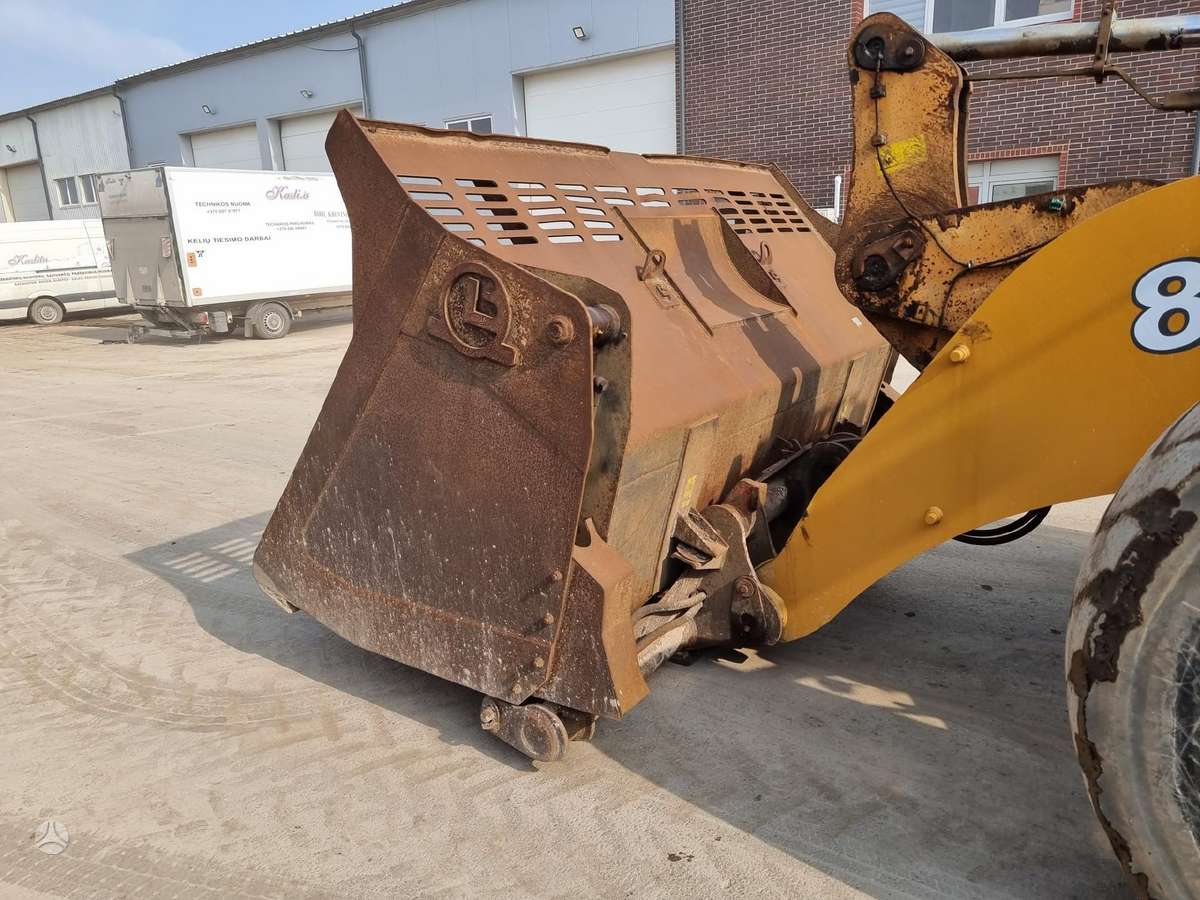 Case 821 XR, frontal loader
