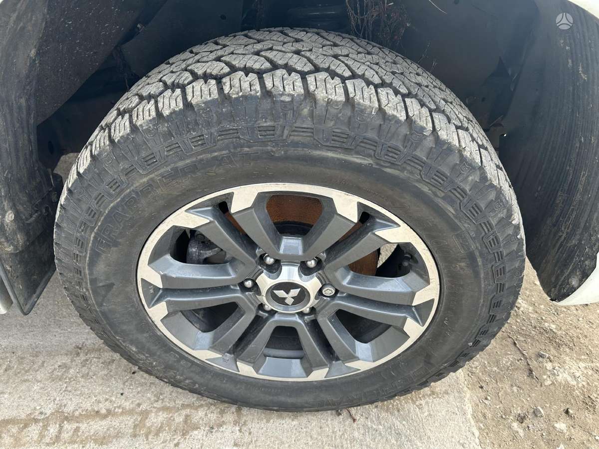 Mitsubishi L200