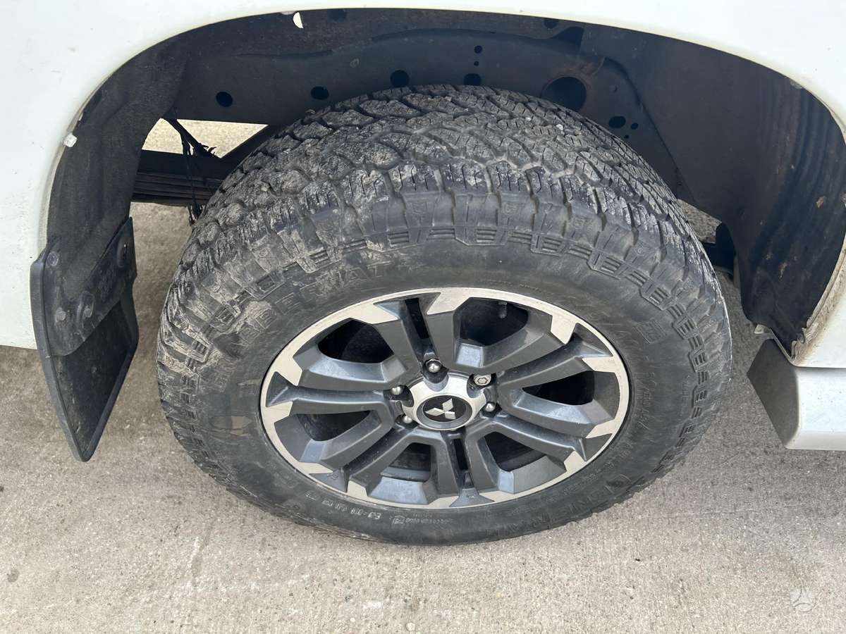 Mitsubishi L200