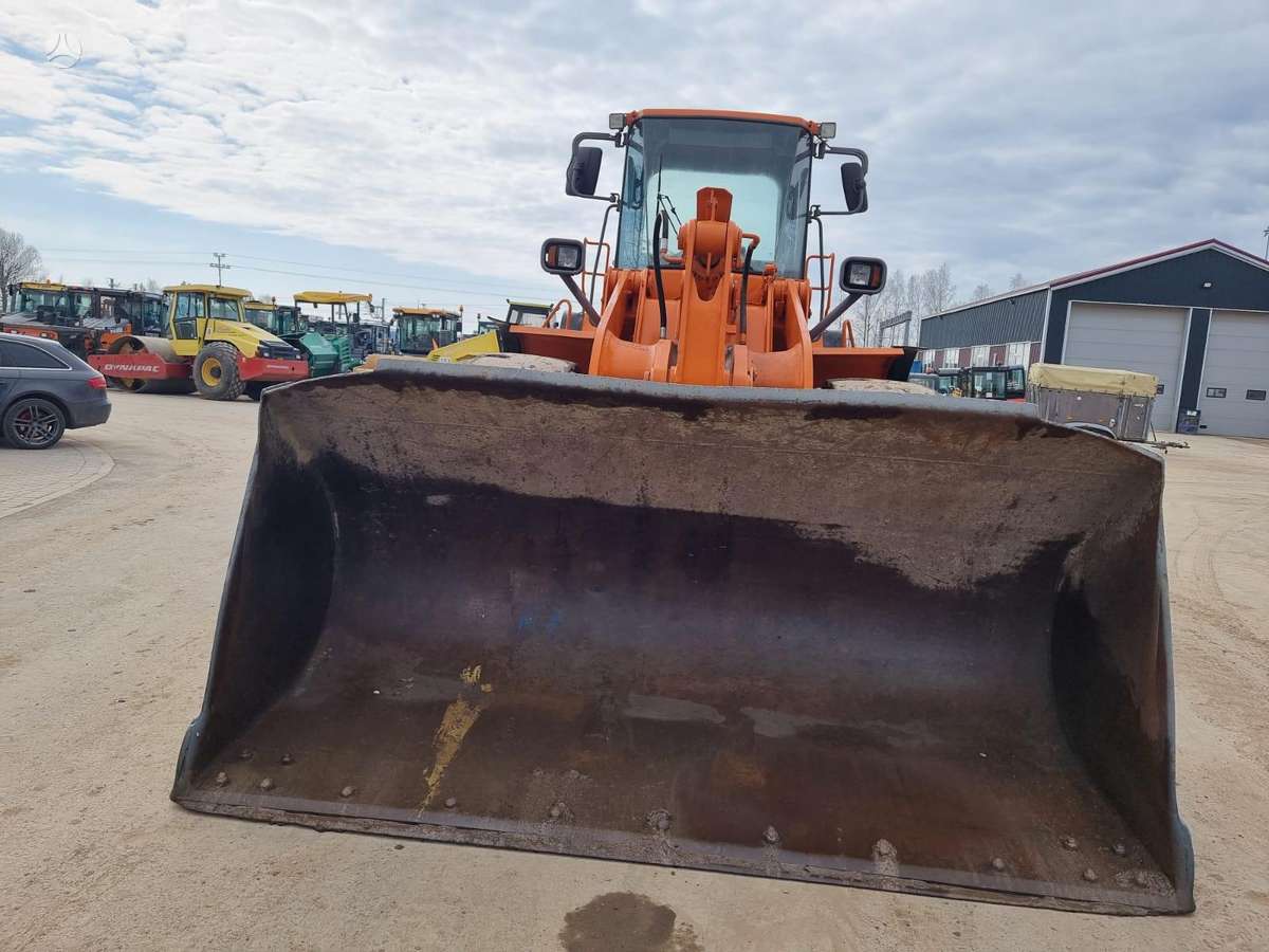 Doosan DL300, frontal loader