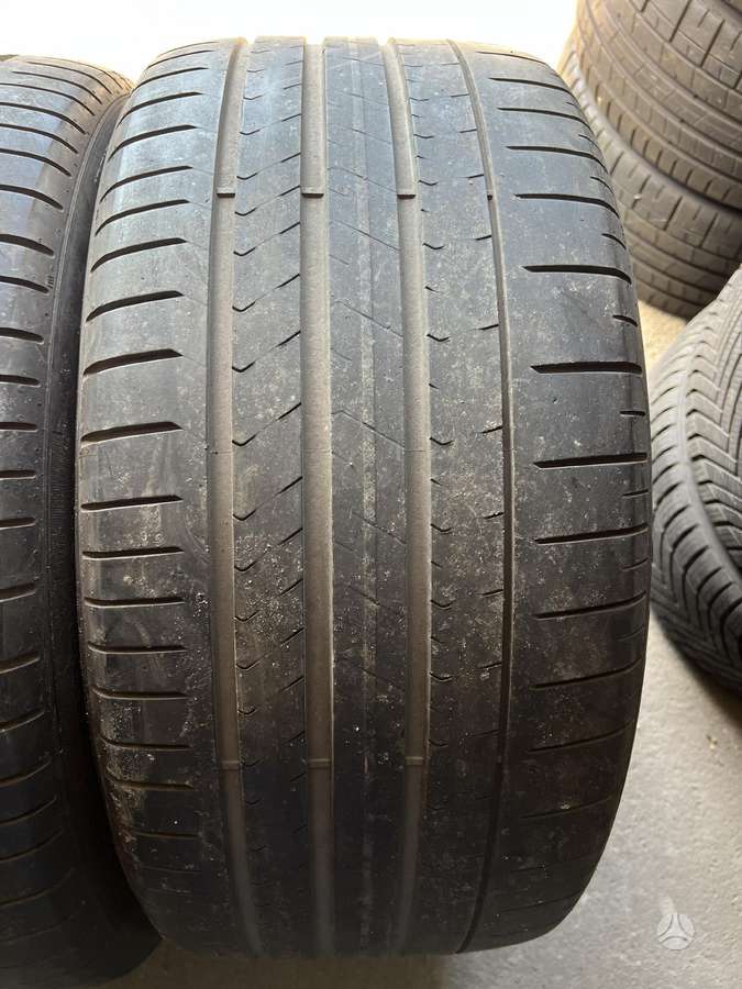 Pirelli P zero PZ4, summer 295/35 R22