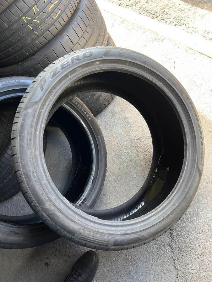 Pirelli P zero PZ4, летние 295/35 R22