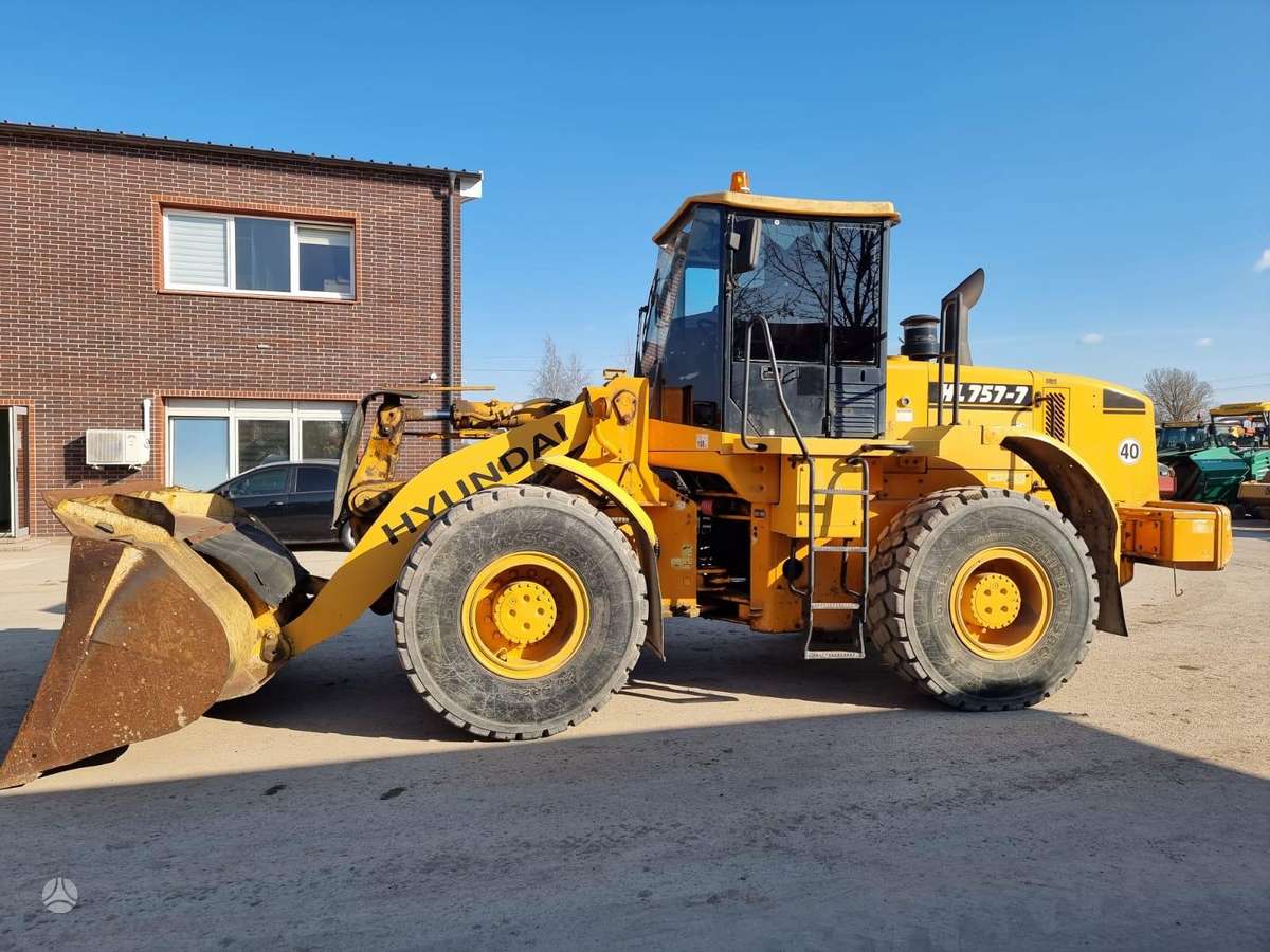 Hyundai HL 757-7, frontal loader