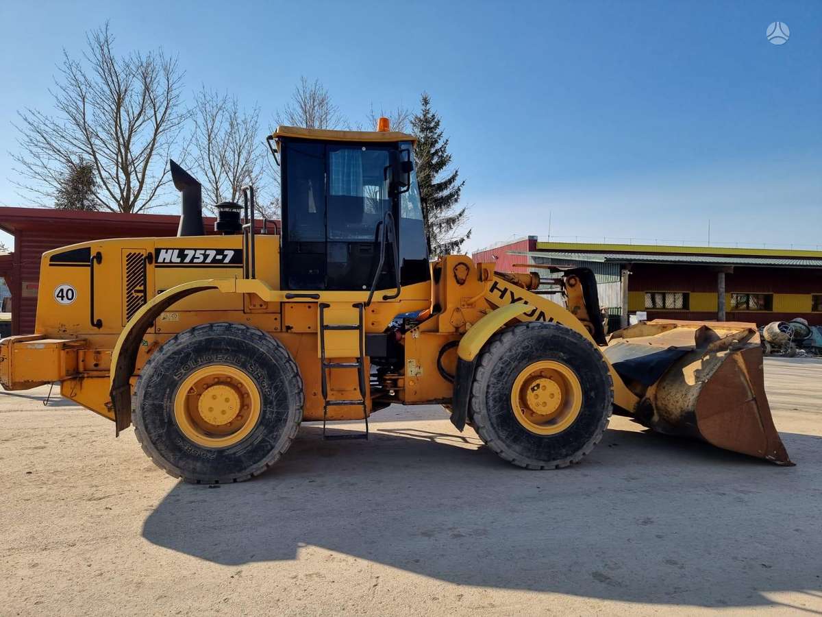 Hyundai HL 757-7, frontal loader