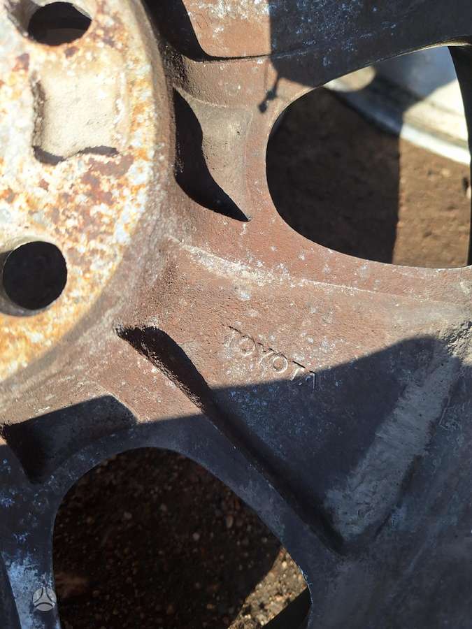 Toyota, lengvojo lydinio, R16