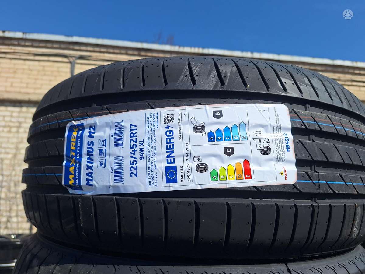 Maxtrek, summer 225/45 R17