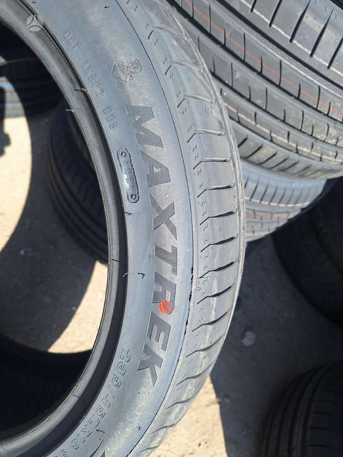 Maxtrek, vasarinės 235/45 R18