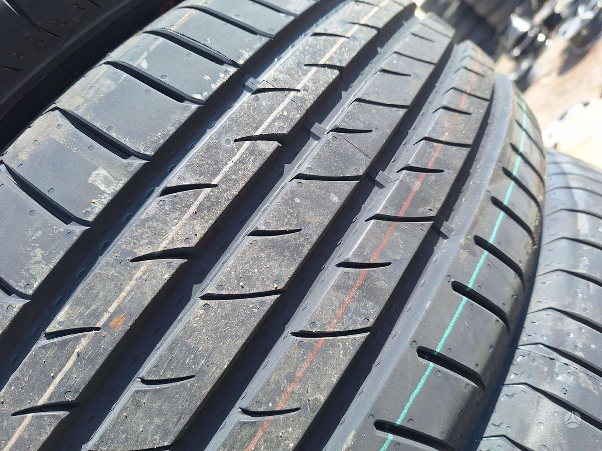Maxtrek, summer 225/45 R18