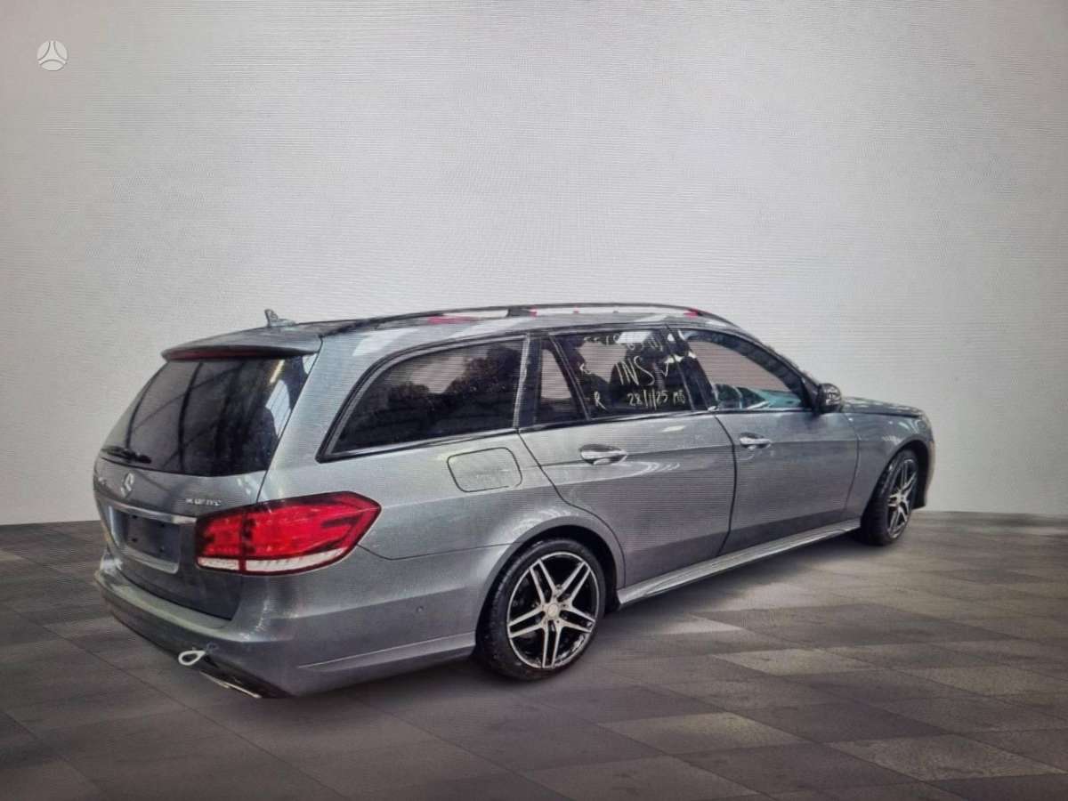Mercedes-Benz E200