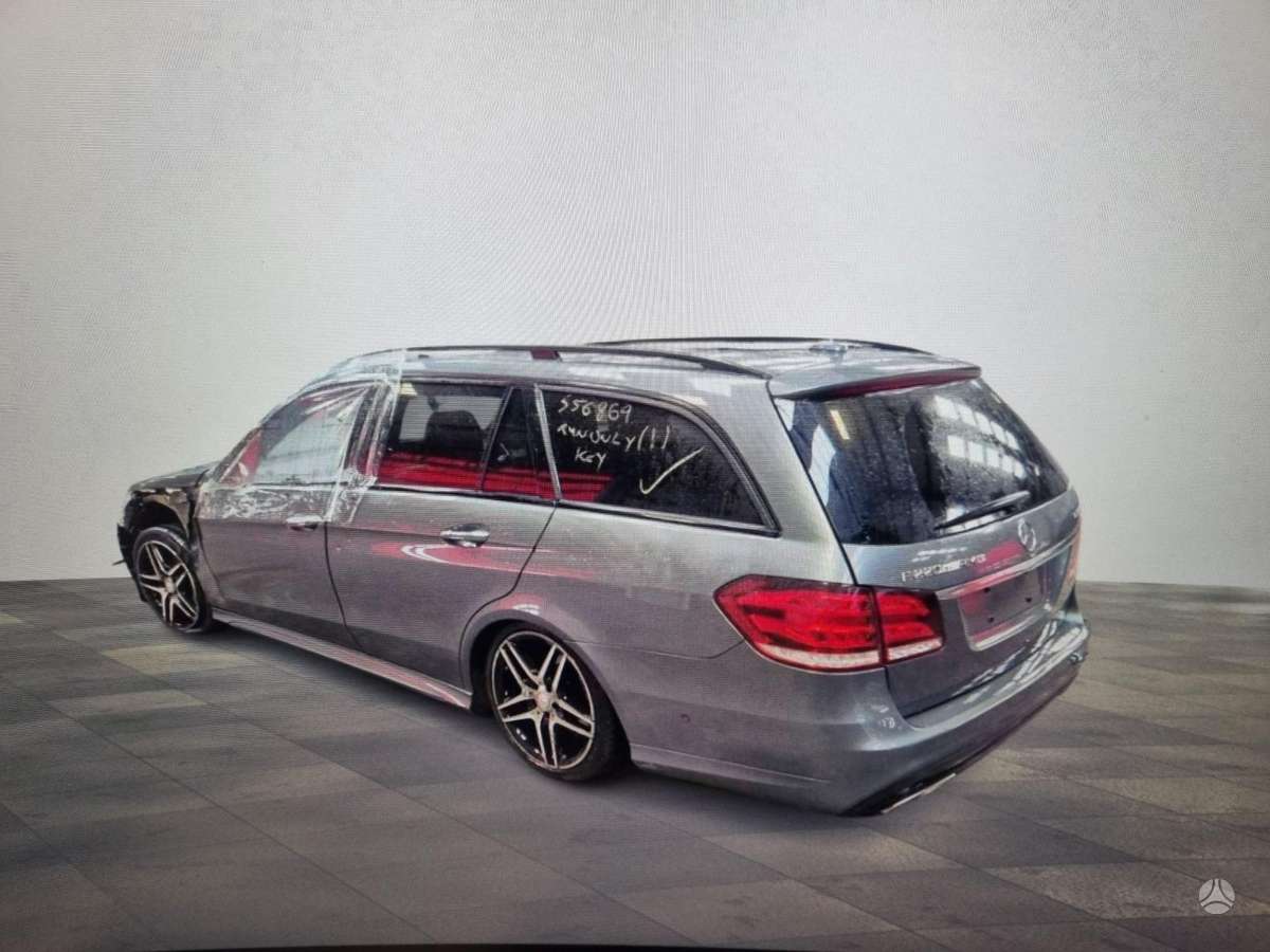 Mercedes-Benz E200