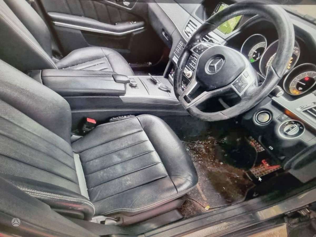 Mercedes-Benz E200