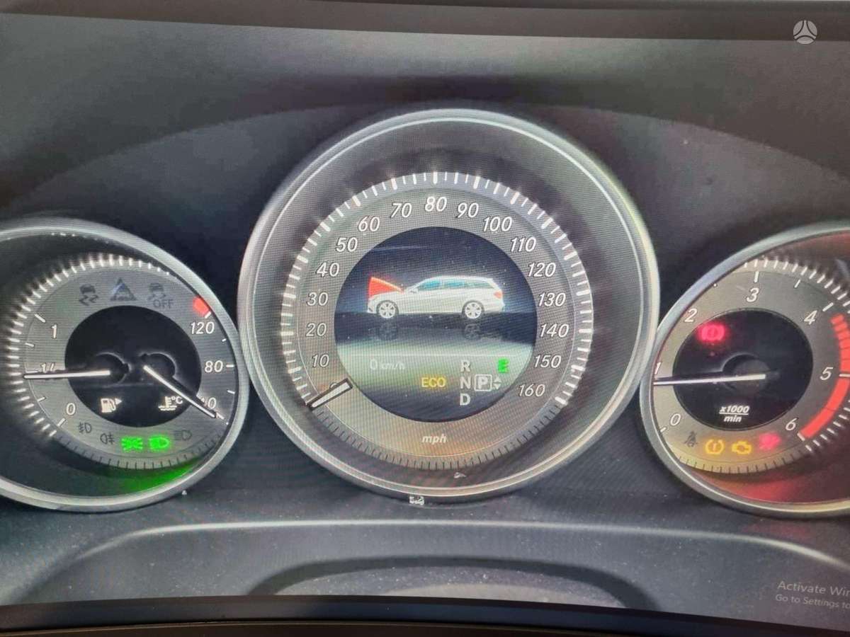 Mercedes-Benz E200
