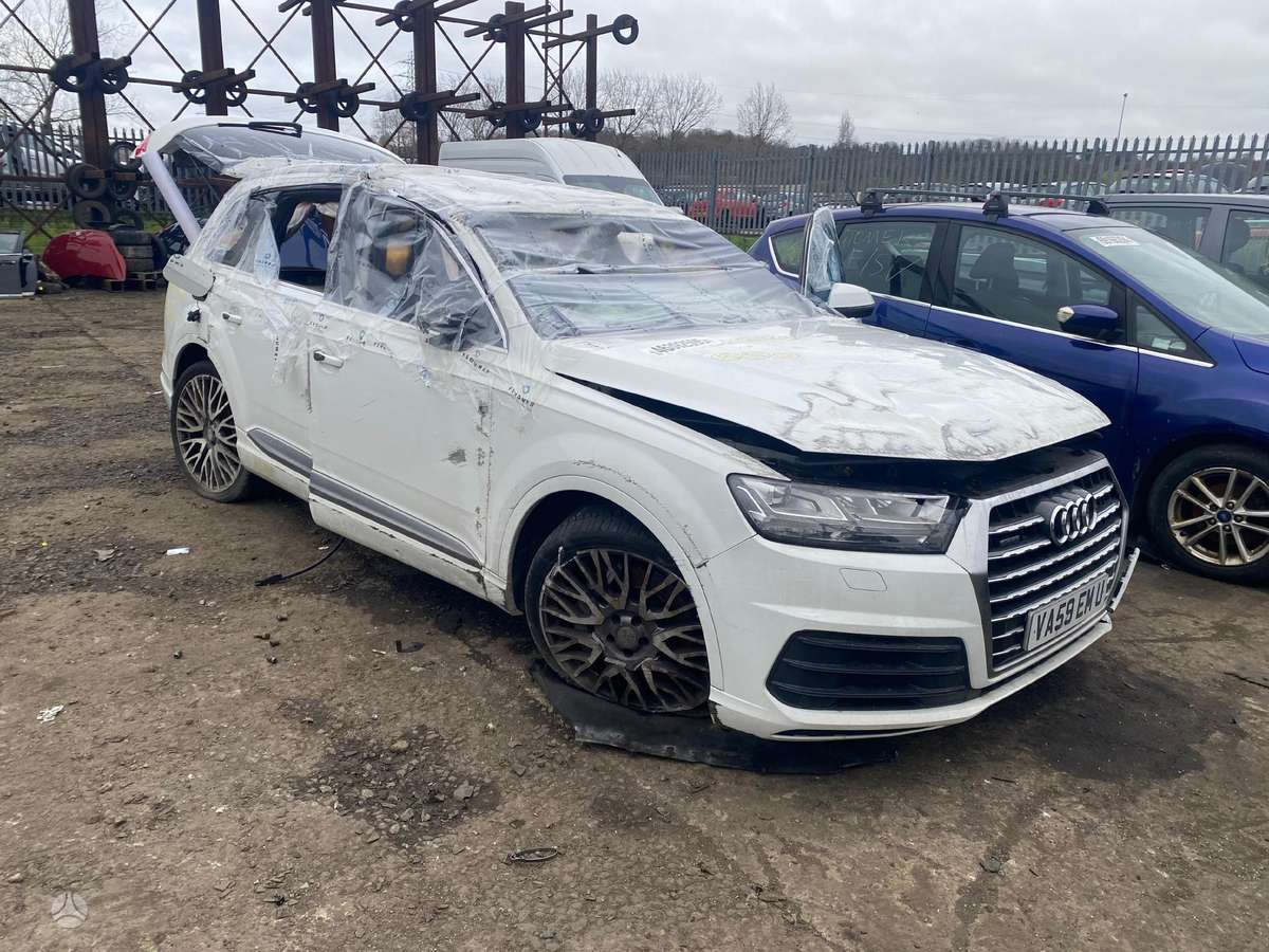 Audi Q7 for parts