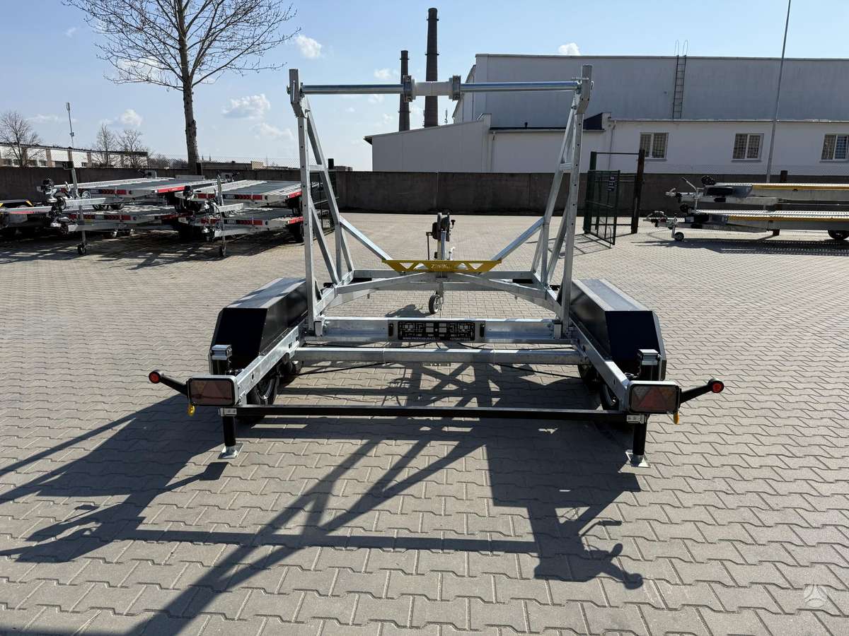 LORRIES TPB35, spec. piekabe un puspiekabe
