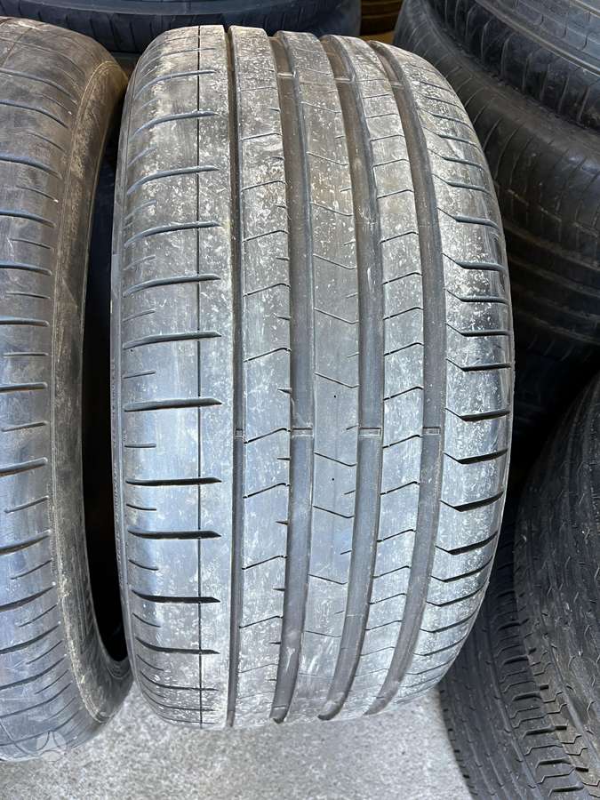 Pirelli P zero PZ4, summer 285/40 R21