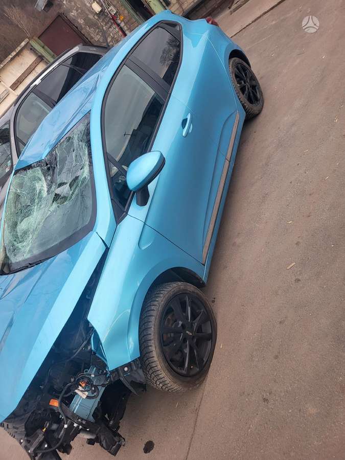 Renault Clio по частям