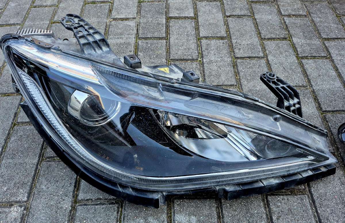 Chrysler Pacifica body parts