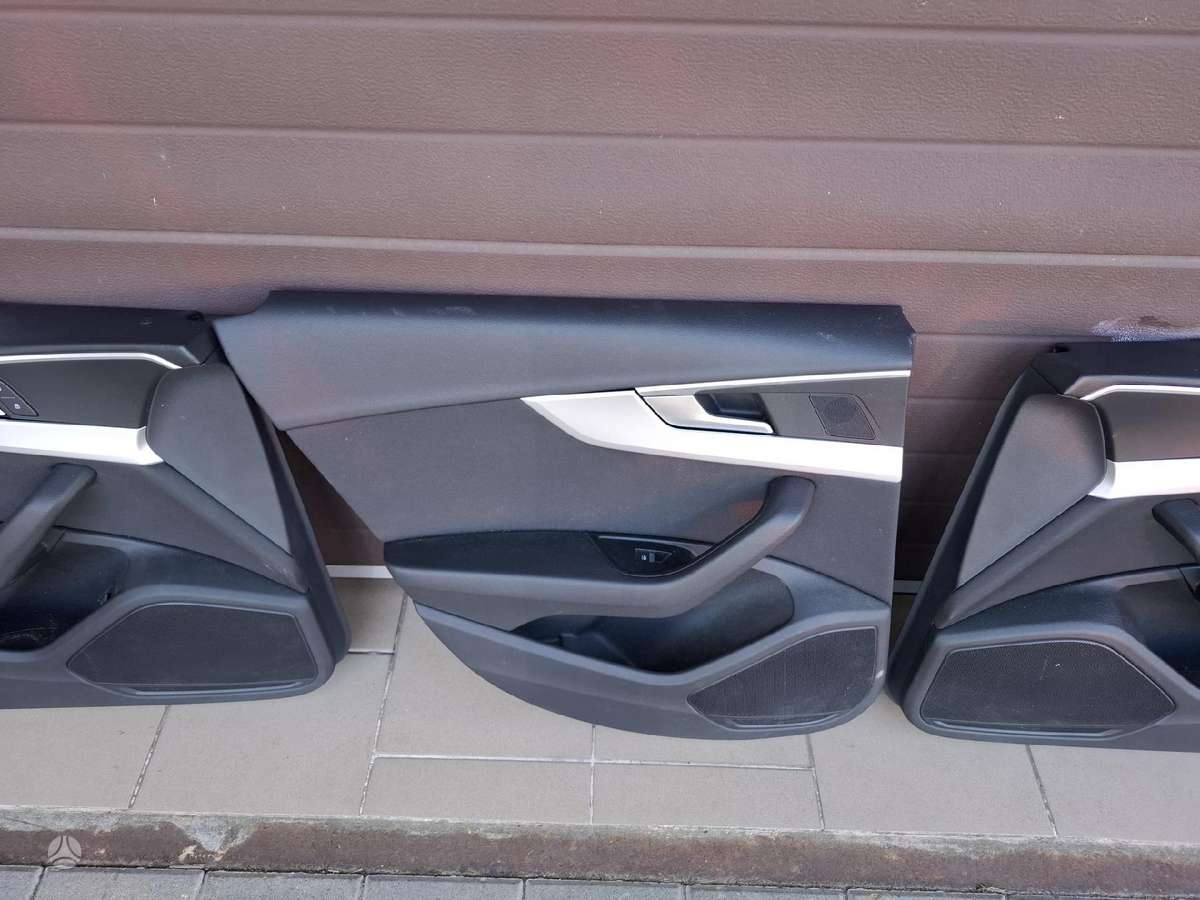 Audi A4 durų apmušalai, apdailos detalės