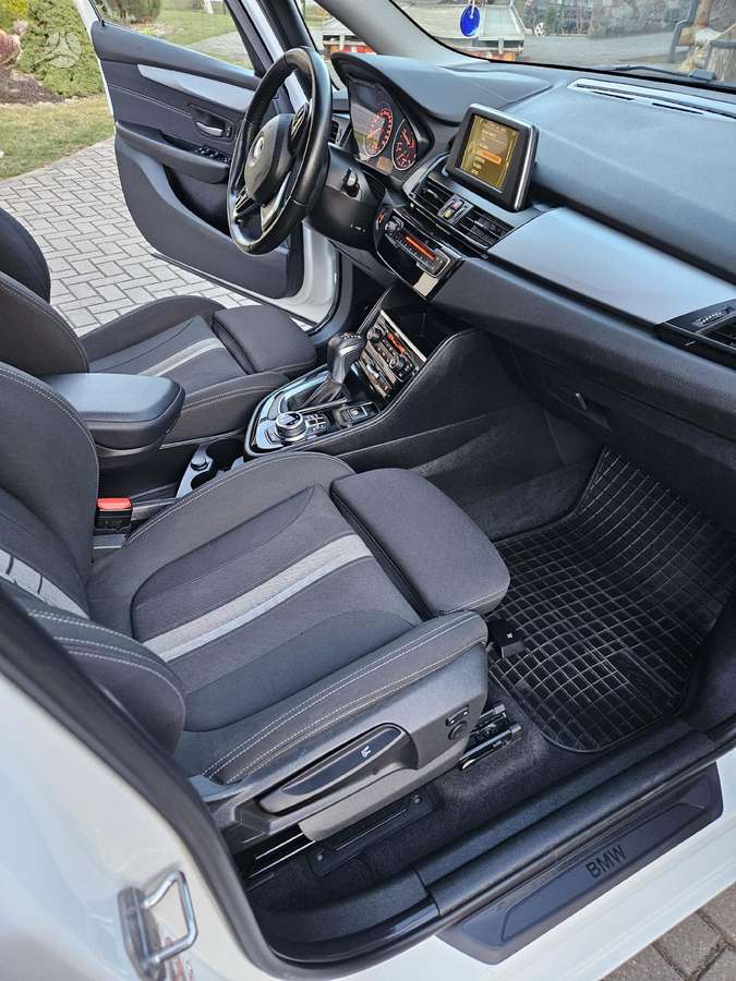 BMW 218 Active Tourer, 2.0 l., Хэтчбек