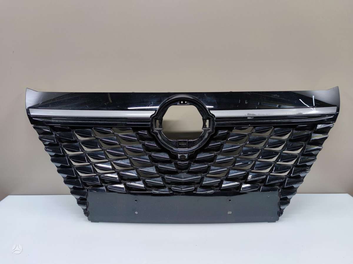 Nissan Qashqai front grill