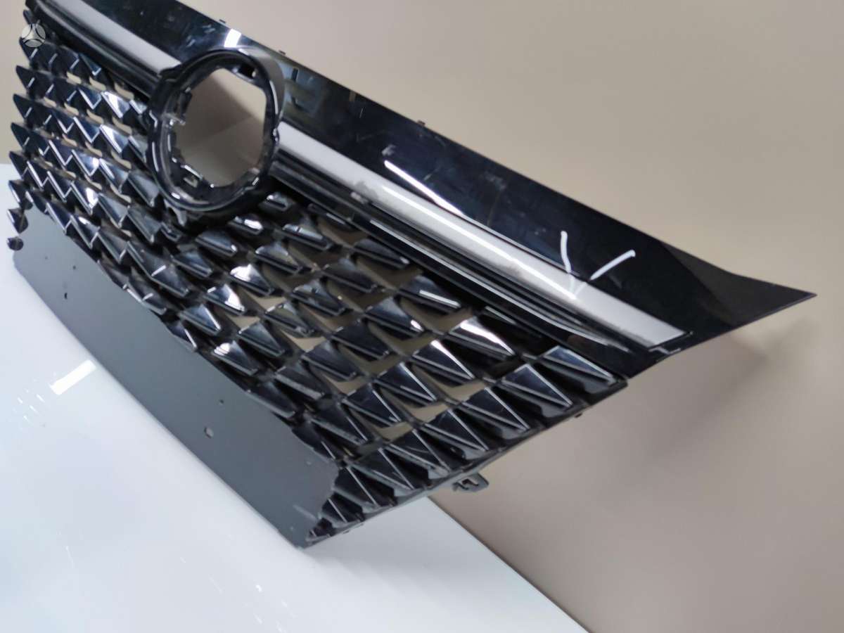Nissan Qashqai front grill