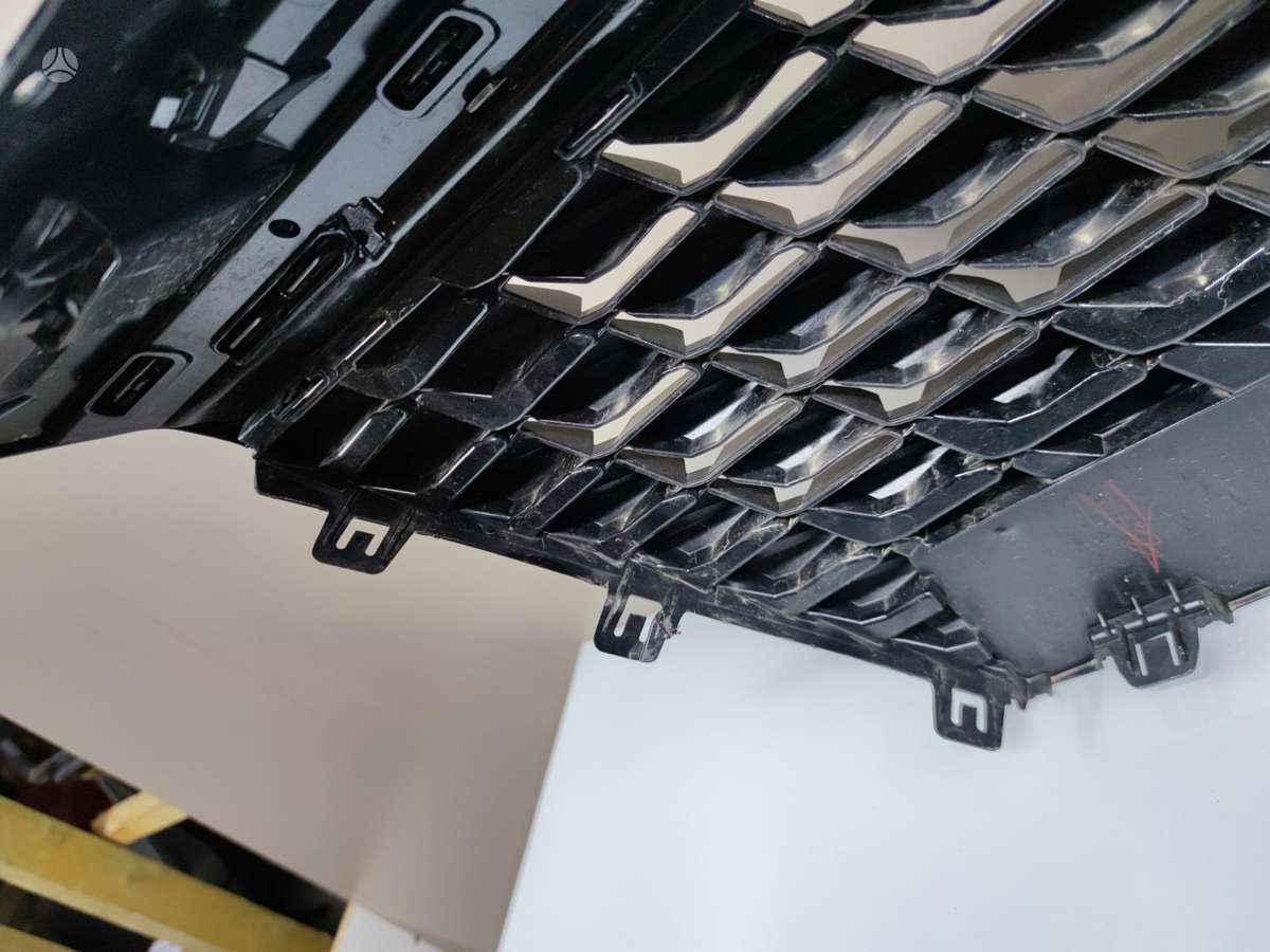 Nissan Qashqai front grill
