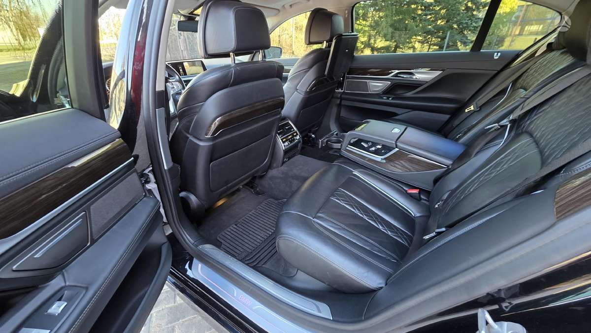 BMW 740, 3.0 l., Седан