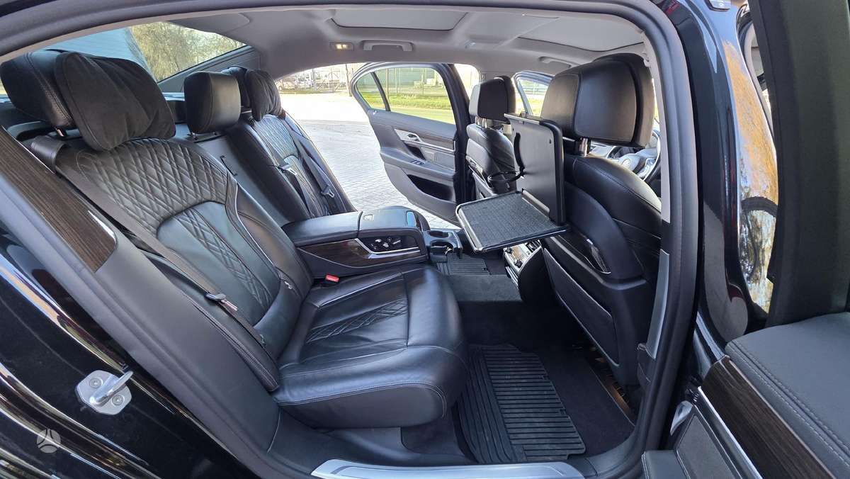 BMW 740, 3.0 l., Седан