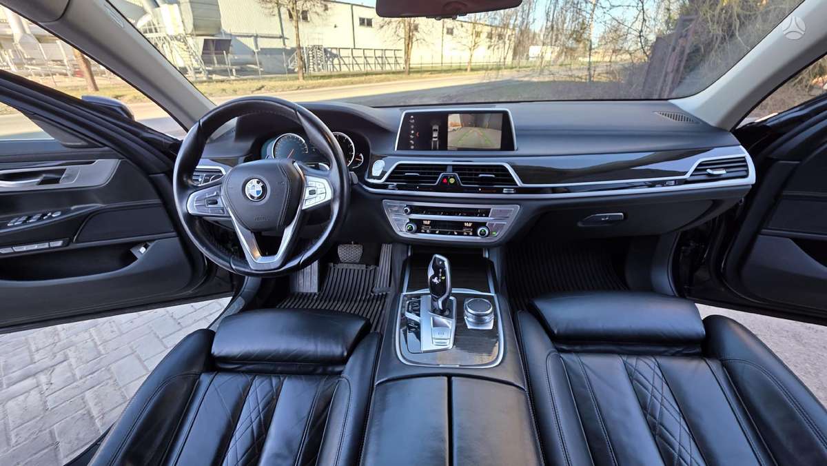 BMW 740, 3.0 l., Седан