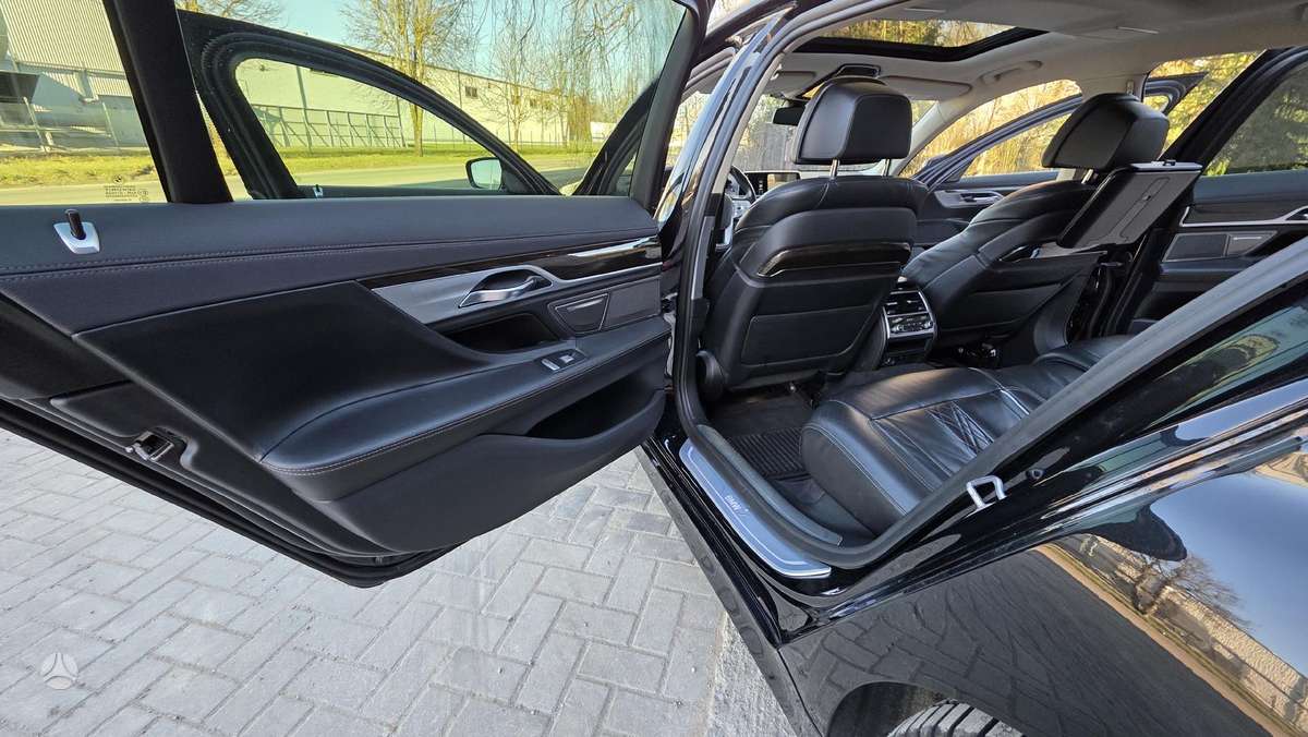 BMW 740, 3.0 l., Седан