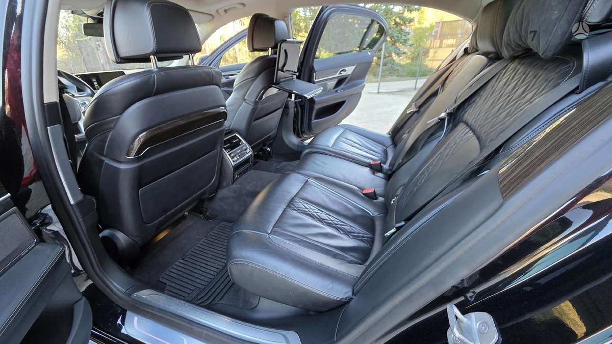 BMW 740, 3.0 l., Седан